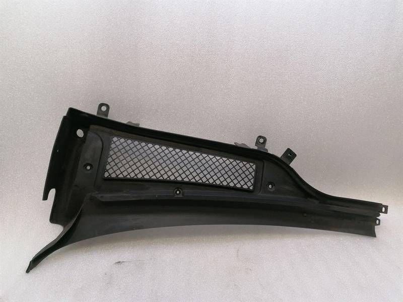 FERRARI GTC4 LUSSO F151M LEFT AIR INTAKE GUIDE 88038000 RIGHT HAND DRIVE RHD