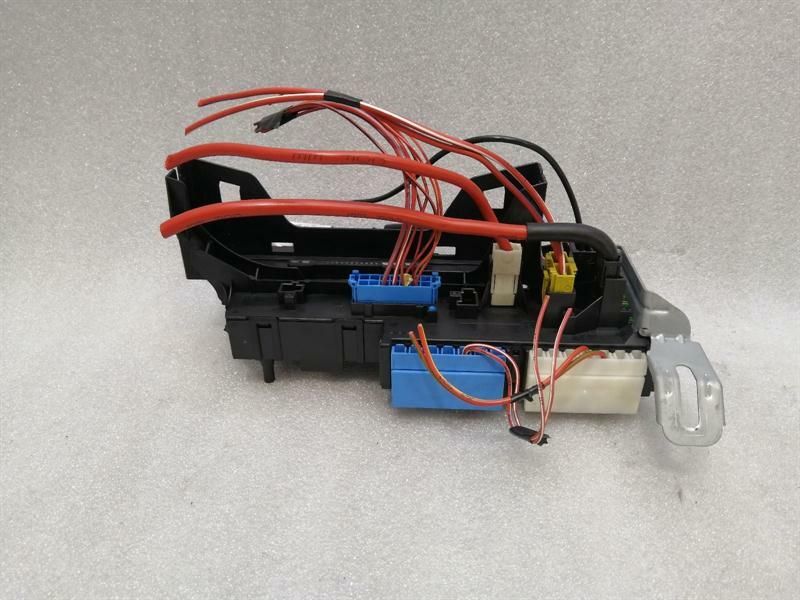 Mercedes C Class W204 Fuse Box 1670658 Fuse Box