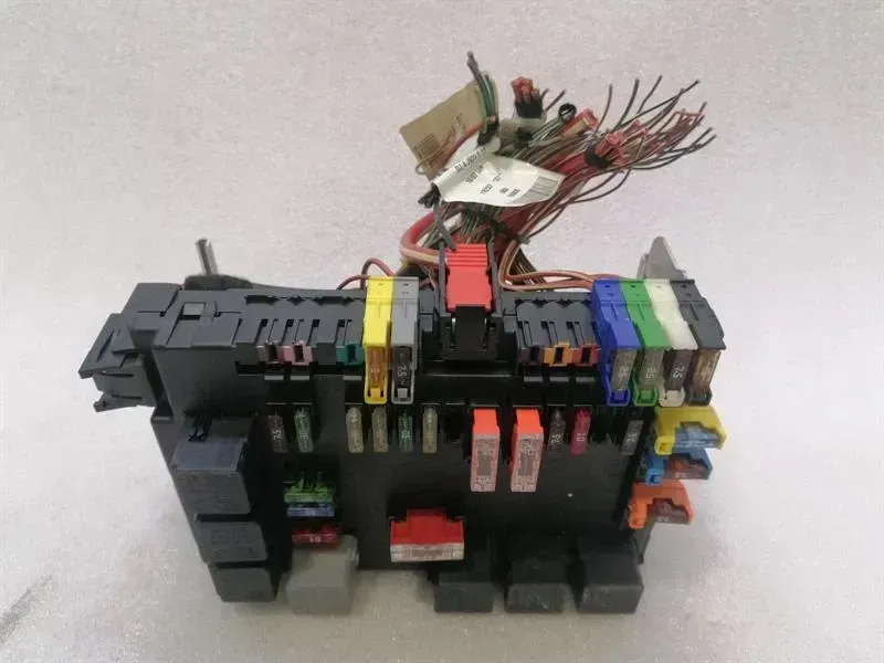 Mercedes S-Class W221 Fuse Box A2215403250 Fuse Box SAM