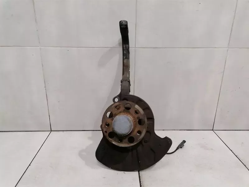 Mercedes E63 AMG W211 Right Front Hub A2113306720 Wheel Bearing Housing Front Right