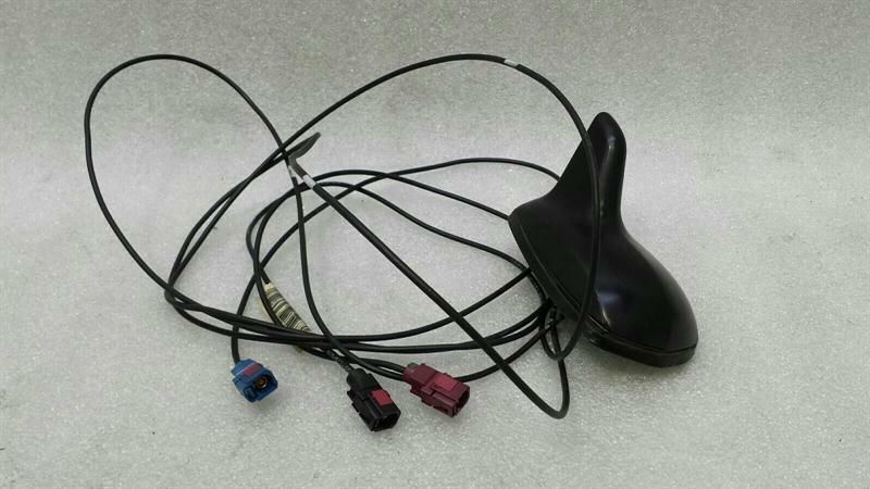 Mercedes C Class W204 Aerial / Antenna ROOF A2048204475 Antenna ROOF