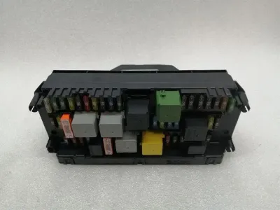 Mercedes E Class W212 Fuse Box A2129005111 Fuse Box SAM