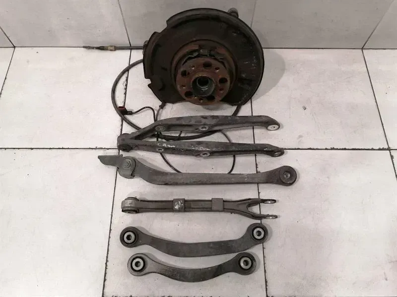 Mercedes E63 AMG W211 Right Rear Hub SET A2113504508 Wheel Bearing Housing Rear