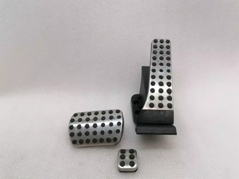 Mercedes C Class W204 Gas Pedal (Electrical) A2043000200 Accelerator Pedal