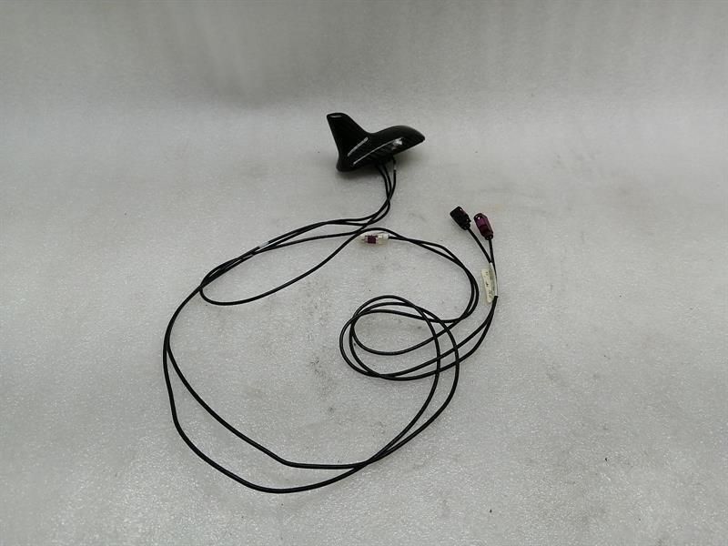 MERCEDES C Class W204 Aerial / Antenna A2048204575 Antenna ROOF SHARK