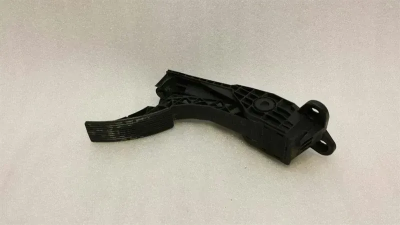 Mercedes ML W164 accelerator pedal (electrical) A1643000104 accelerator pedal