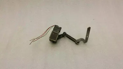 Mercedes ML W164 headlight leveling sensor A0105427717 level sensor