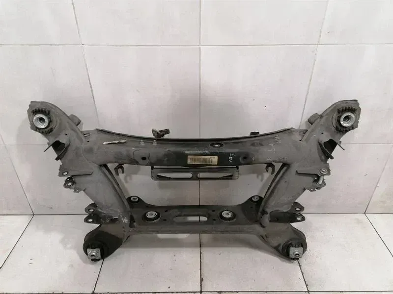 Mercedes C63 AMG Class W204 Subframe Rear A2313505500 Axle Frame Rear Axle