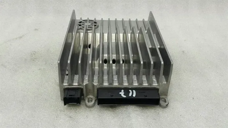 Mercedes C Class W204 X204 Amplifier A2048709194 Amplifier Logic7 L7