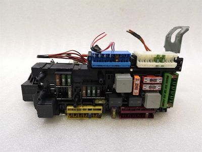 MERCEDES C Class W204 Fuse Box A2049060305 Sicherungskast