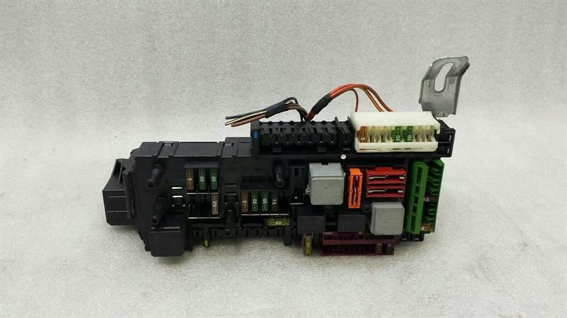 Mercedes C Class W204 Fuse Box A2049060105 Fuse Box