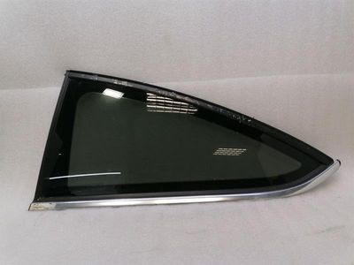 Mercedes C Class W204 Left Rear Quarter Glass A2046701900 Door Window 1⁄4 Rear Li