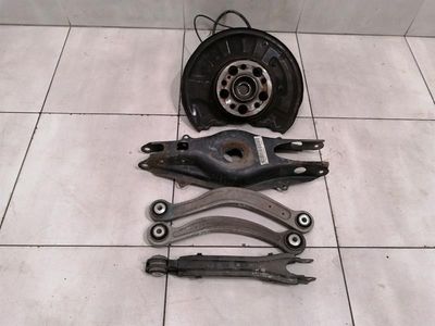 Mercedes C63 W204 Right Rear Hub Set A2043501441 Wheel Bearing Housing Rear Right