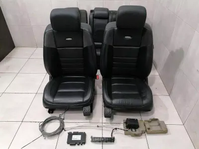 Mercedes ML W164 seat interior amg ml63 seat logo coat of arms