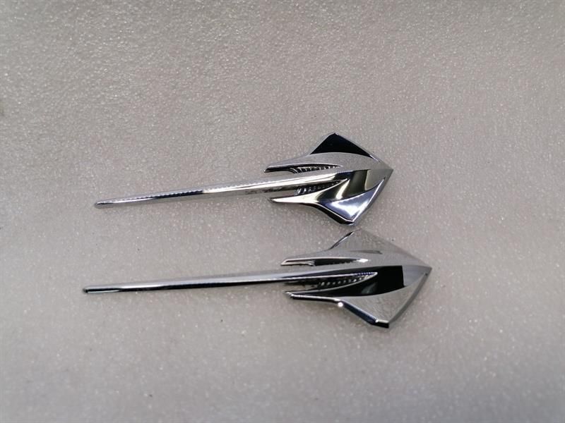 CHEVROLET CORVETTE C7 22797876 STINGRAY BADGE) SET OF 2