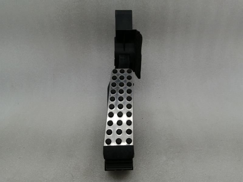 Mercedes CLS63 AMG W219 Gas Pedal (Electrical) A1713000104 Accelerator Pedal