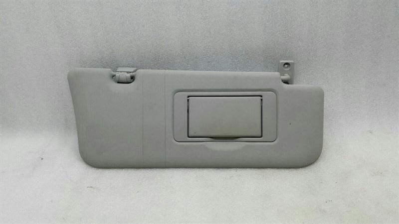 Mercedes ML W164 Right Sun Viewfinder A1648101010 Sun Bezel Right