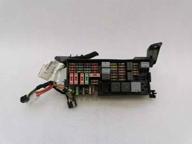 Mercedes ML W164 Fuse Box A1645402372 Fuse Box