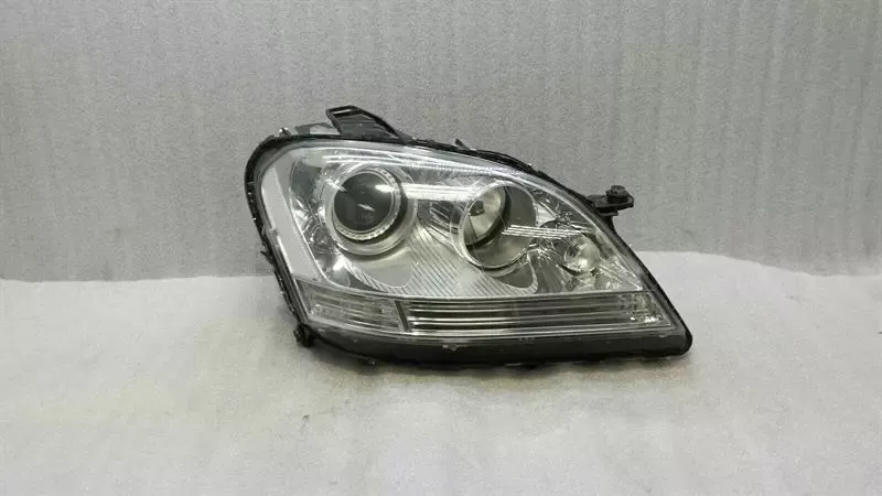 Mercedes ML W164 Right Headlamp Headlight Right XENON Curving Light Dynamic