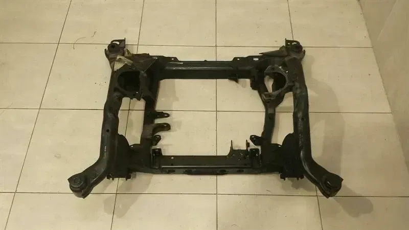 Mercedes ML63 AMG W164 Beam / Subframe Front A1643300258 Front Axle Beam