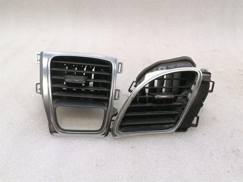 Chevrolet Corvette C7 air vent set 84204186 ventilation nozzle ventilation grille set