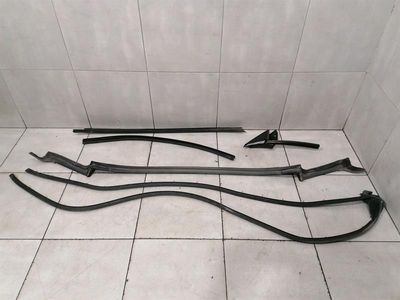 Chevrolet Corvette C8 RH Door Seal 84688859 Door Seals RIGHT RIGHT