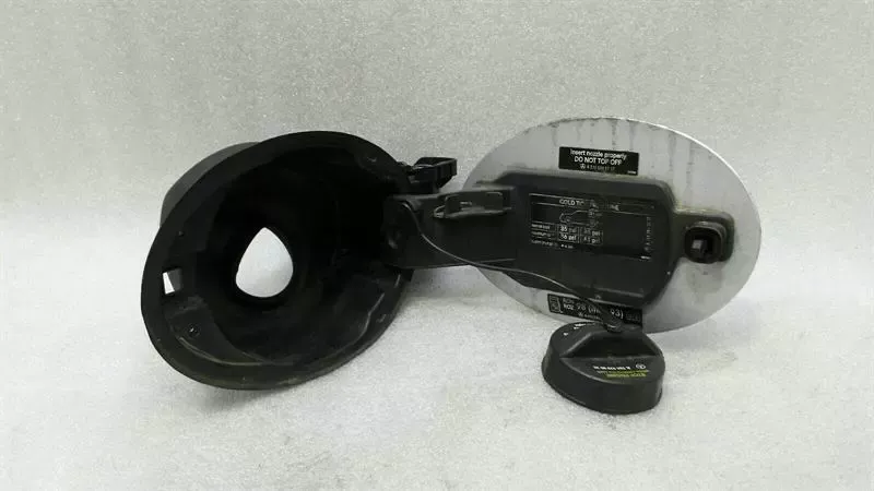 Mercedes ML W164 fuel filler cap A1646300767 fuel cap fuel flap