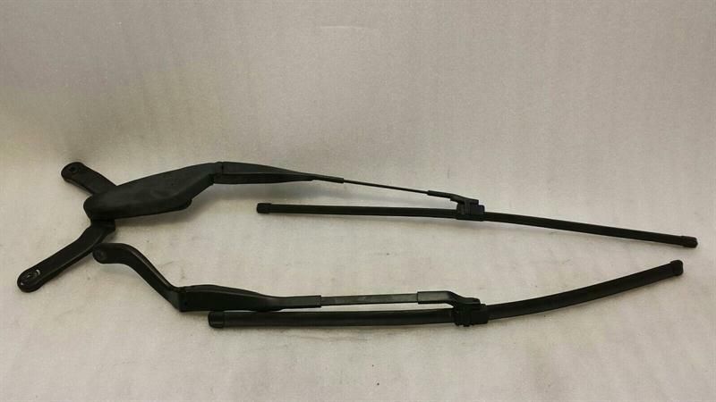 Mercedes CLS W219 Wiper Arm A2118201544 Windshield Wiper Set