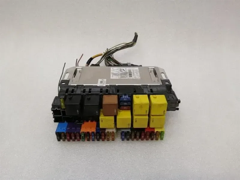 Mercedes SL R230 Fuse Box A2305450832 Fuse Box SAM