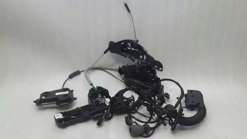 Mercedes GLE W166 FLH door lock soft close A0997207700 door lock front left