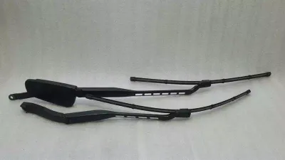 Mercedes GLE W166 RHD Wiper Arm Set A1668201044 Right Handlebar