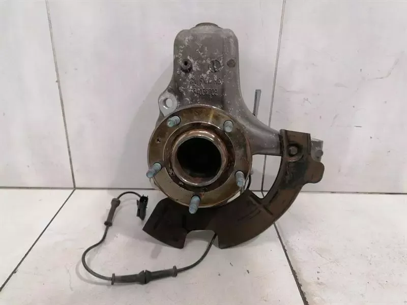 Chevrolet Corvette C7 Right Front Hub 84506879 Wheel Bearing Housing Front Right