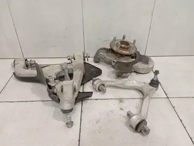 Chevrolet Corvette C8 Left Front Hub 84612177 Wheel Bearing Housing Front Left