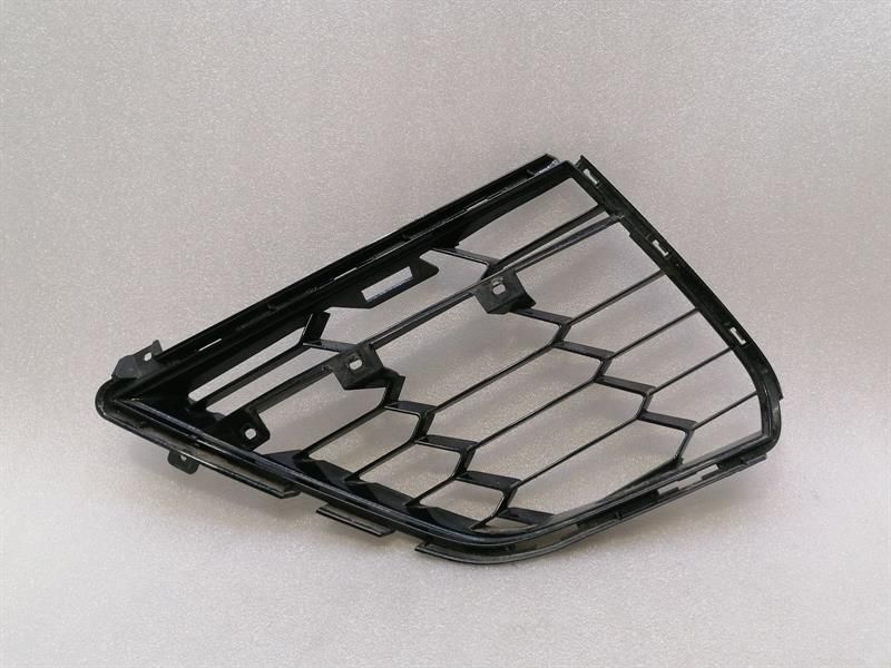 Chevrolet Corvette C8 Front Grille 84740235 Radiator Grille