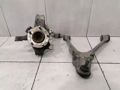 Chevrolet Corvette C6 Left Front Hub 88965637 Wheel Bearing Case Front Left