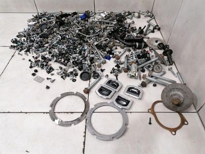 BENTLEY FLYING TRACK MK2 13-19 All bolts from the same car