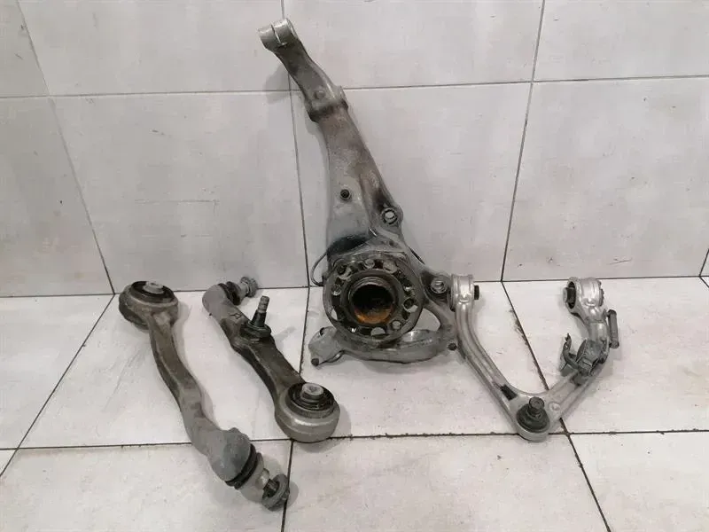 Mercedes S-Class W222 Left Front Hub A2223321901 Wheel Bearing Housing Front Left