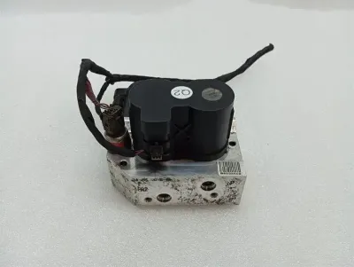 Mercedes S-Class W222 Rear ABC Valve A2213201058 Rear Hydraulic Valve