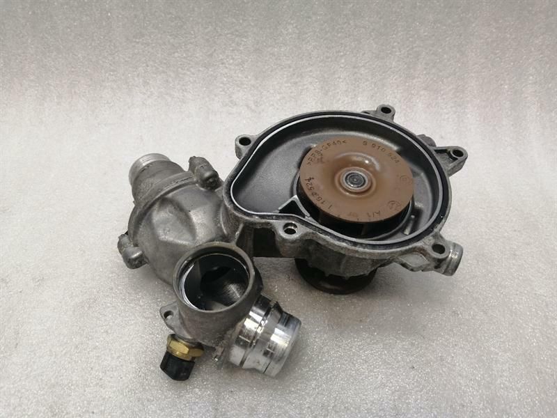 BMW 7 F02 F01 N74B60 760i / Rolls-Royce V12 / Water Pump 11517555214 Water Pump