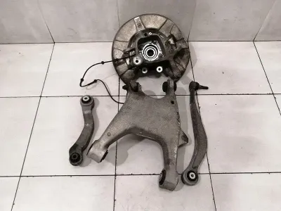 BMW 7 Series F02 F01 Left Rear Hub 33326796497 Wheel Bearing Housing Rear Left