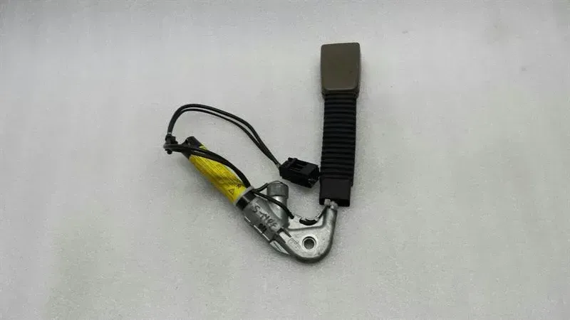 Jaguar S-Type Right Front Seatbelt Tensioner C2C39900AMB Seat Belt Tensioner Front RE