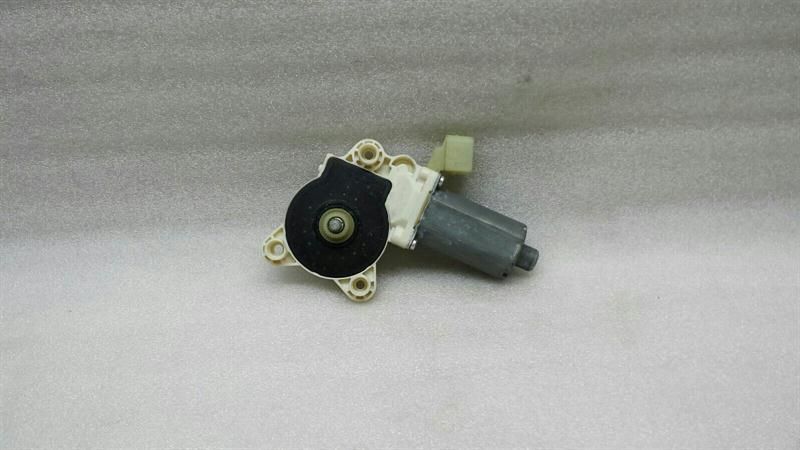 Mercedes CLS W219 front door window motor A2198200542 window regulator motor front