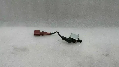 Audi A3 8P water pump sensor 04L907284 solenoid valve water pump