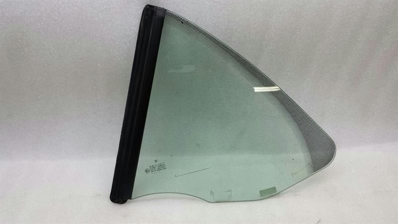 Porsche 911 996 carar left rear 1⁄4 glass 99654311109 side window convertible