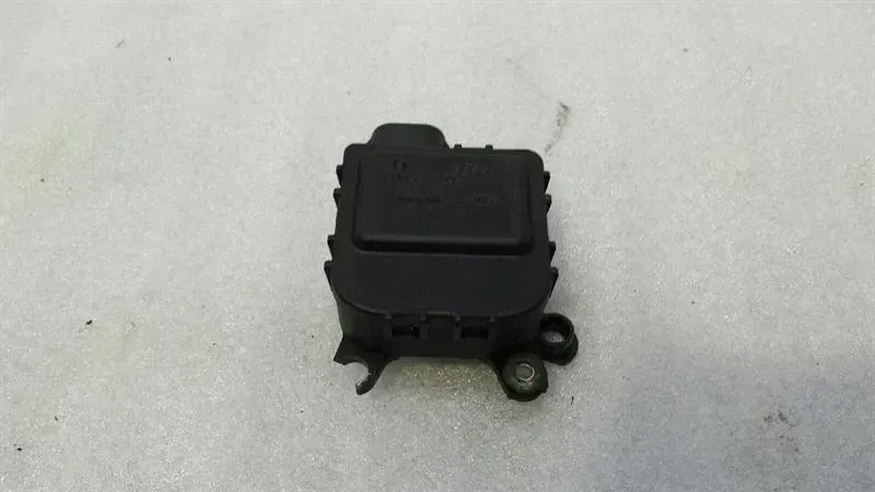 Porsche 911 Carrera Vent Flap Engine 8D2820511C Servo Motor