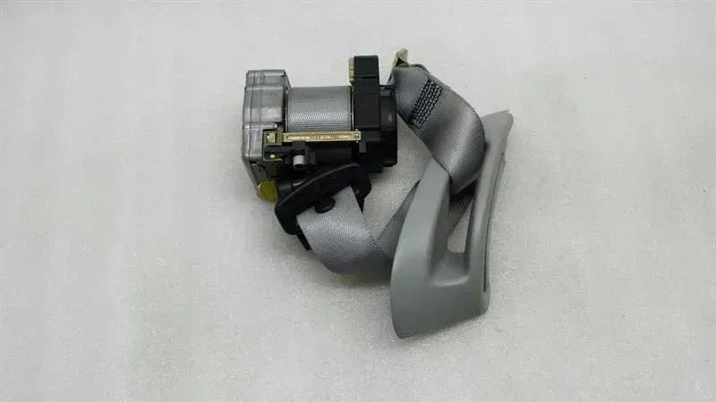 Mercedes CL W215 RRH seat belt A2158600485 seat belt rear right