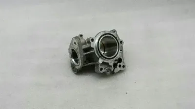 Mercedes E Class W207 Oil Pump Housing A2760700430 Oil Pump Housing M276 V6