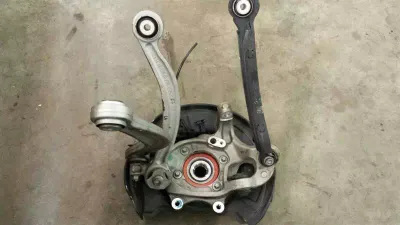 Mercedes C Class W204 Wheel Bearing Housing Rear Left A2043570106 Rear Left Hub