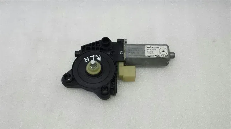 Mercedes C Class W203 RLH Door Window Motor A2037300946 Window Regulator Motor