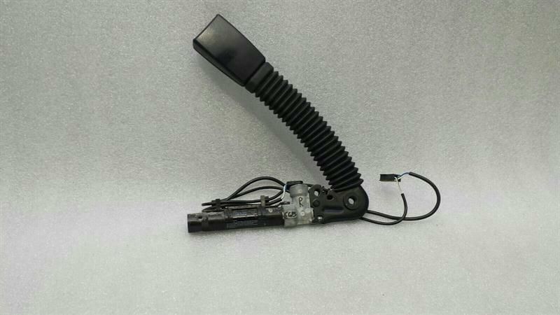 BMW 7 Series E65 Right Front Seatbelt Tensioner 6982522 Seat Belt Tensioner Front Right